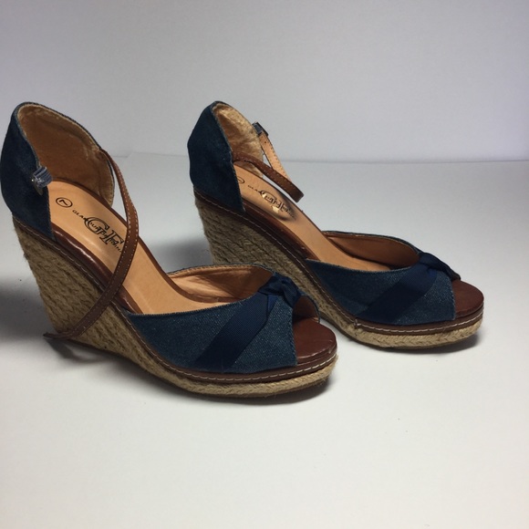 Blue  Platform Sandals Fabric Material Top, Size 7 - Picture 3 of 14